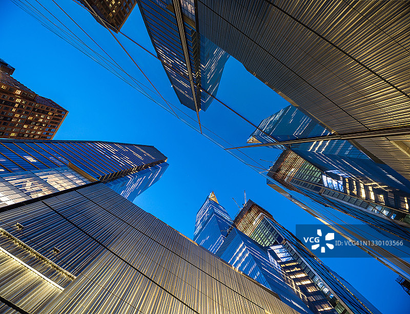 第十大道哈德逊城市广场大厦暮光景观，纽约图片素材