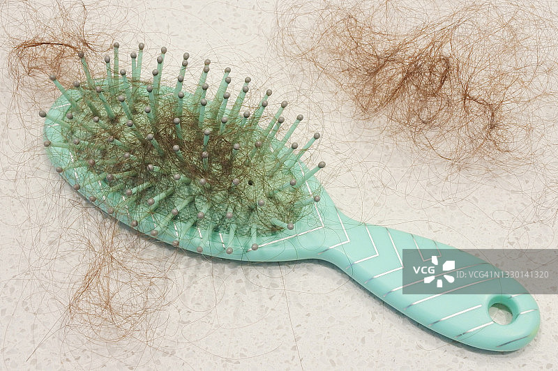 发刷上的头发图片素材