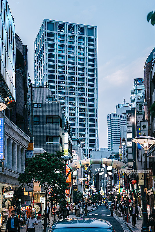 东京黄昏时的赤坂街区图片素材