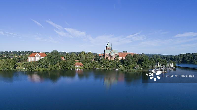 德国石勒苏益格-荷尔斯泰因州拉策堡地区博物馆和大教堂的航拍图片素材