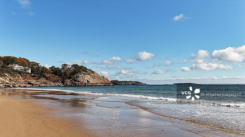 美国新英格兰海边的空旷秋季海滩图片素材