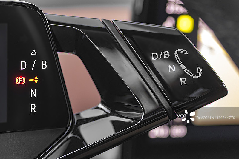 现代电动汽车变速箱开关图片素材