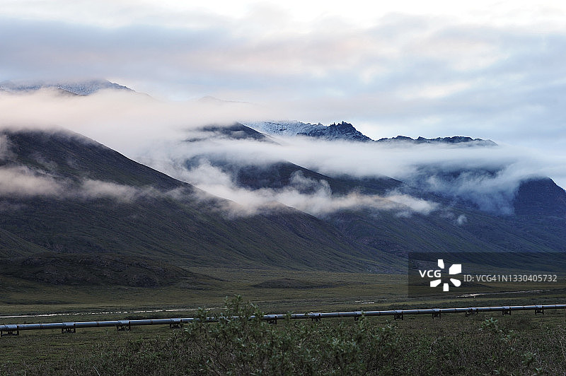 阿拉斯加北部阿提甘山口附近的群山图片素材