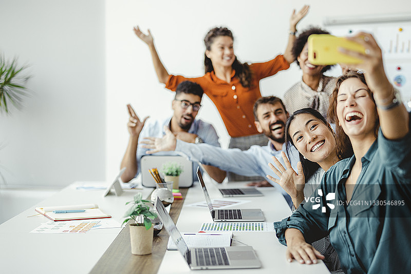 为他们的工作日增添乐趣图片素材