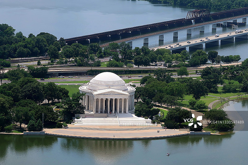 杰斐逊纪念堂和潮汐湖航拍图片素材
