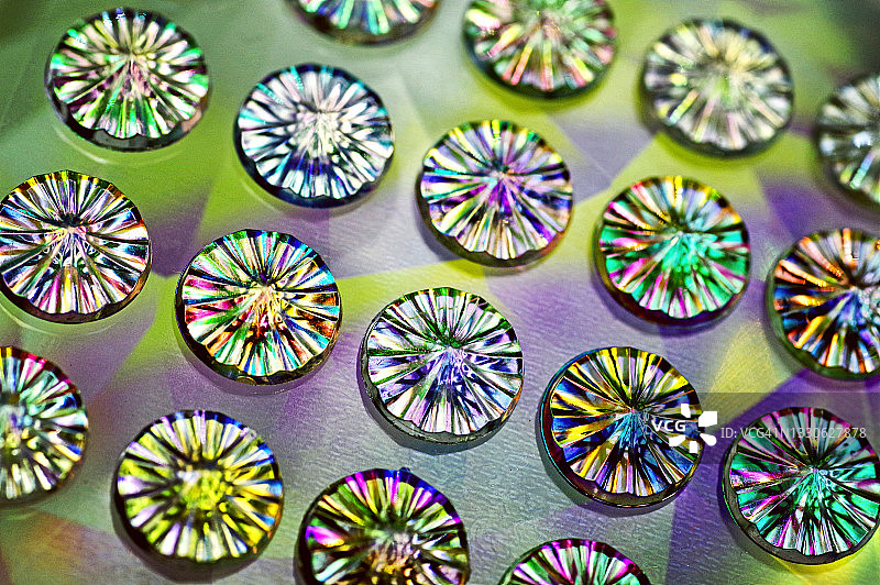 全息箔上的水钻贴纸图片素材