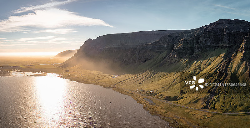 冰岛南海岸日落山脉全景图片素材
