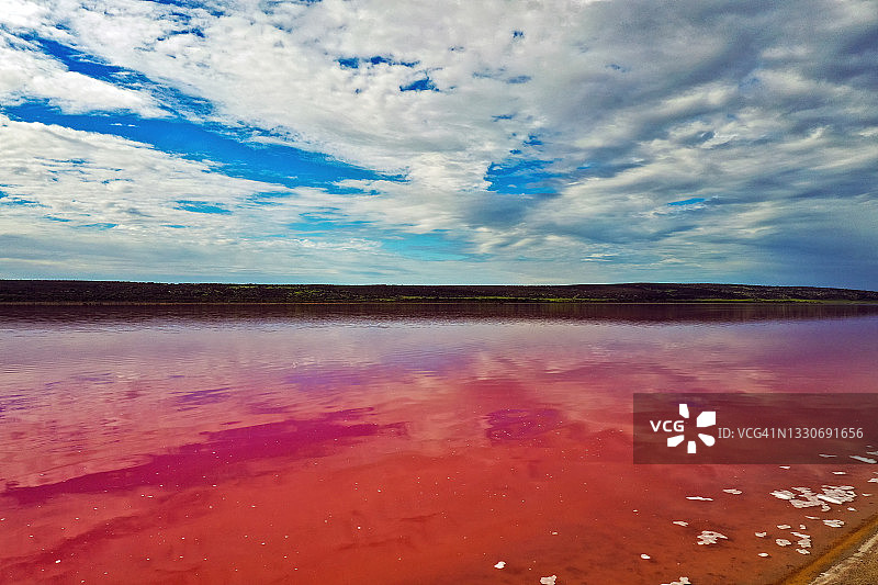西澳大利亚赫特泻湖的彩色湖泊航拍图片素材