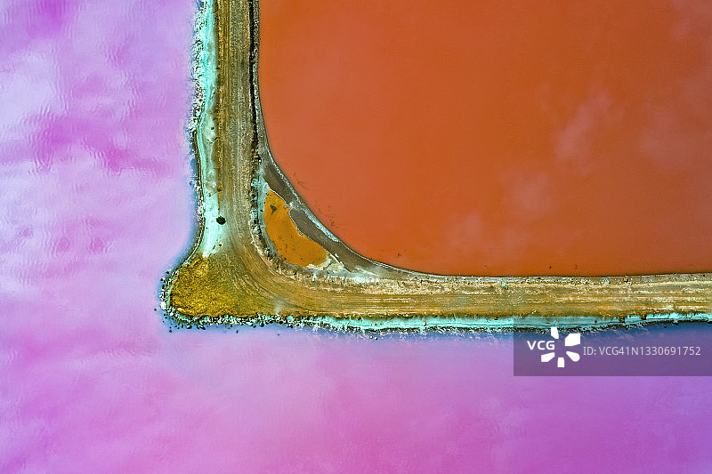 西澳大利亚赫特泻湖的彩色湖泊航拍图片素材