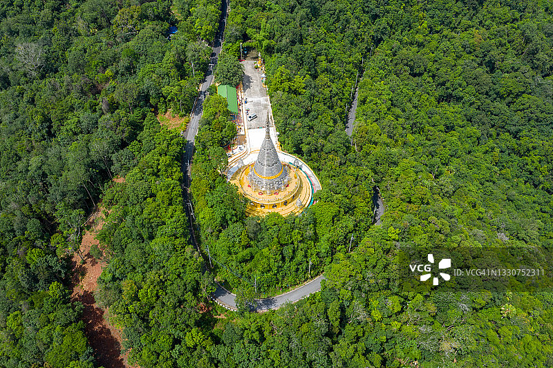 山顶宝塔鸟瞰图图片素材
