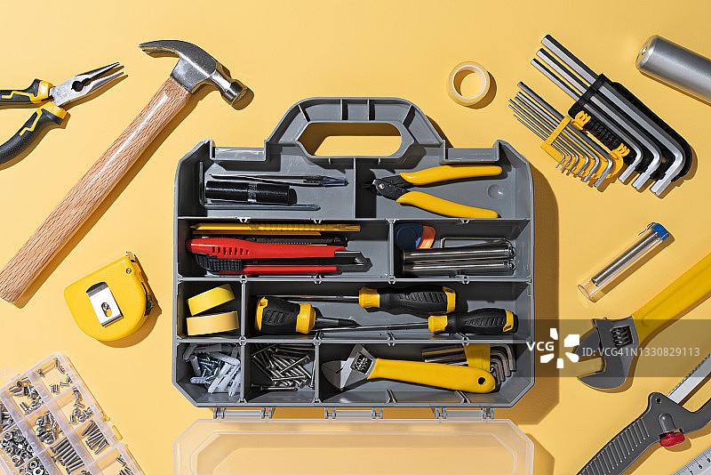 装满工具的DIY工具箱图片素材