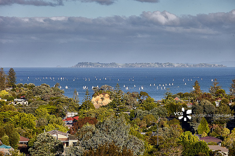 怀阿科海滩的游艇赛图片素材