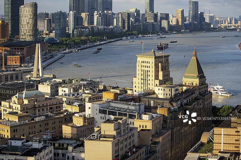 上海外滩：标志性和平饭店图片素材