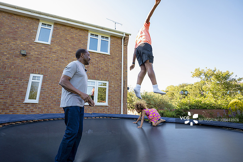 你能飞多高？图片素材