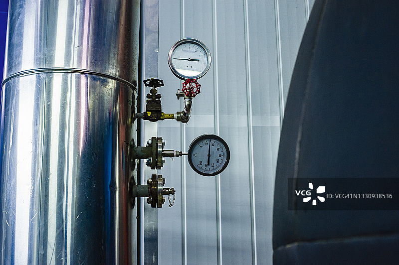 发电厂的阀门和仪表图片素材