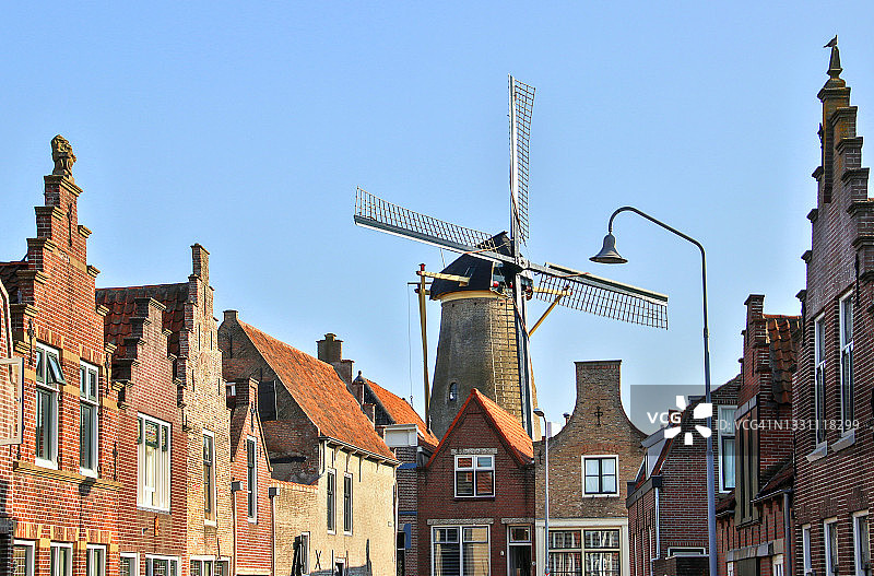 荷兰Zierikzee的风车和旧房屋图片素材