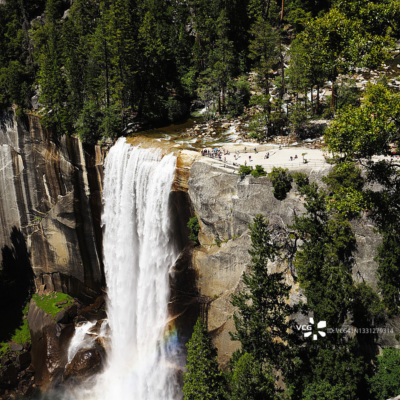 弗纳尔瀑布高角度视图图片素材