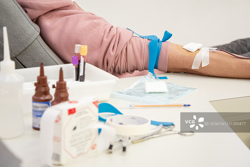 男人献血图片素材