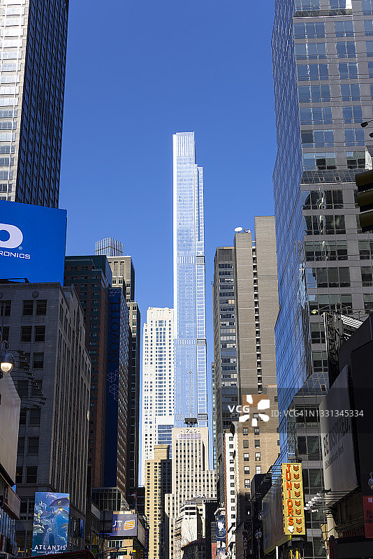 纽约时代广场附近的曼哈顿中城摩天大楼图片素材
