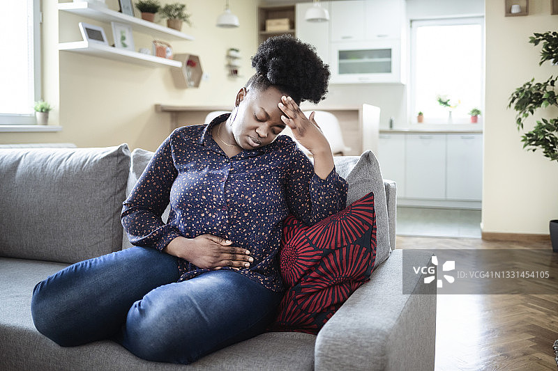 疼痛每分钟都在加剧图片素材