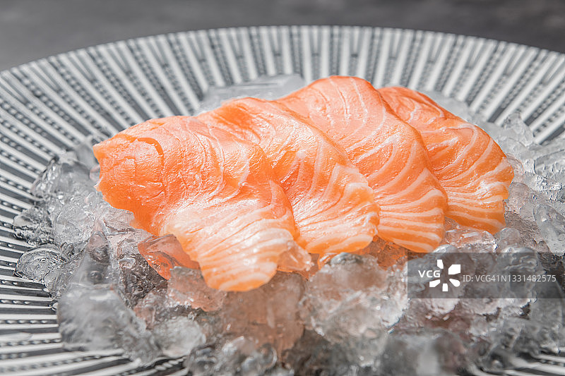 新鲜三文鱼刺身图片素材