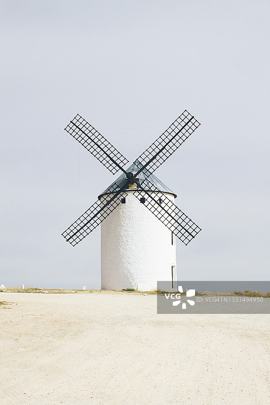 拉曼查的传统风车图片素材