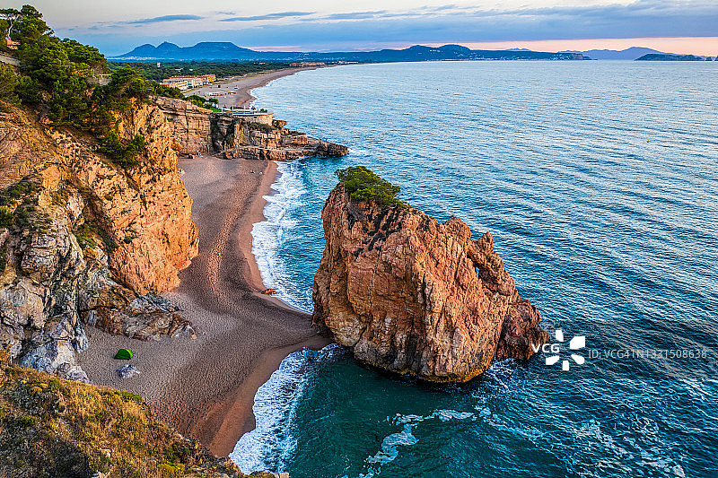 西班牙卡拉德岛红色海滩图片素材