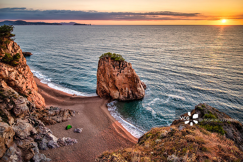 西班牙卡拉德岛红色海滩图片素材