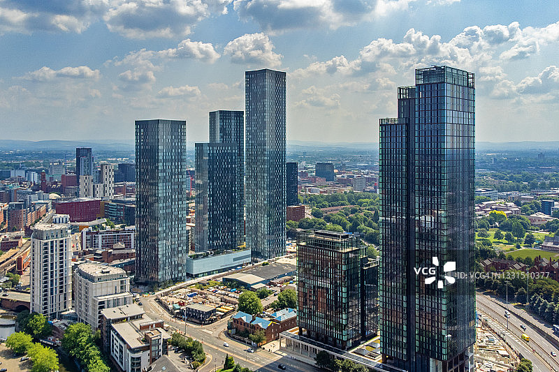 英国曼彻斯特迪恩斯盖特天际线鸟瞰图片素材