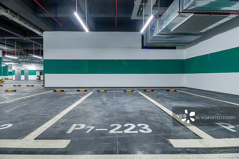 地下停车场图片素材