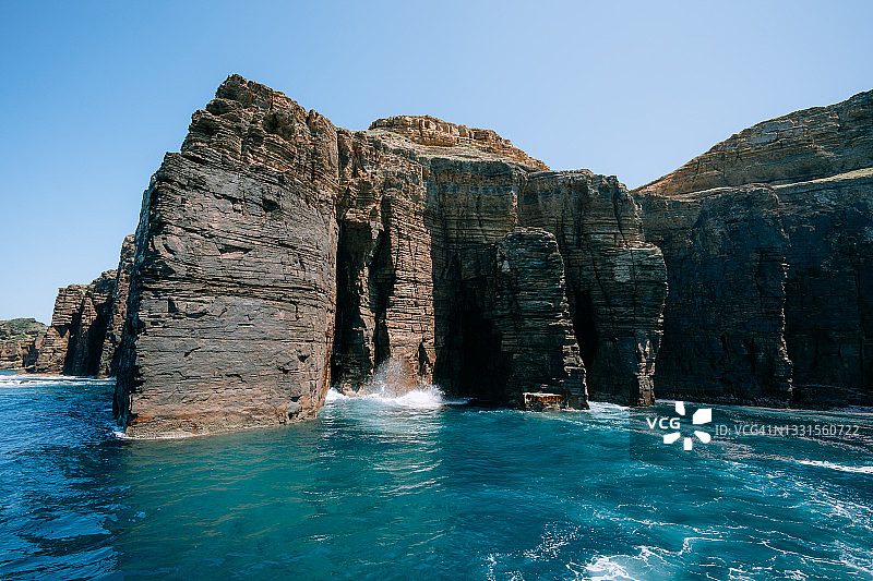 日本长崎壹岐岛的崎岖海岸线图片素材
