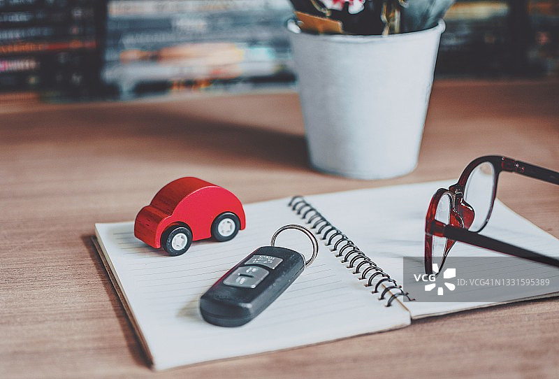 汽车保险概念、汽车销售、贷款图片素材