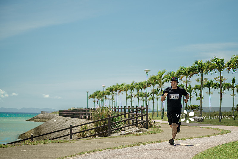 参加跑步比赛图片素材