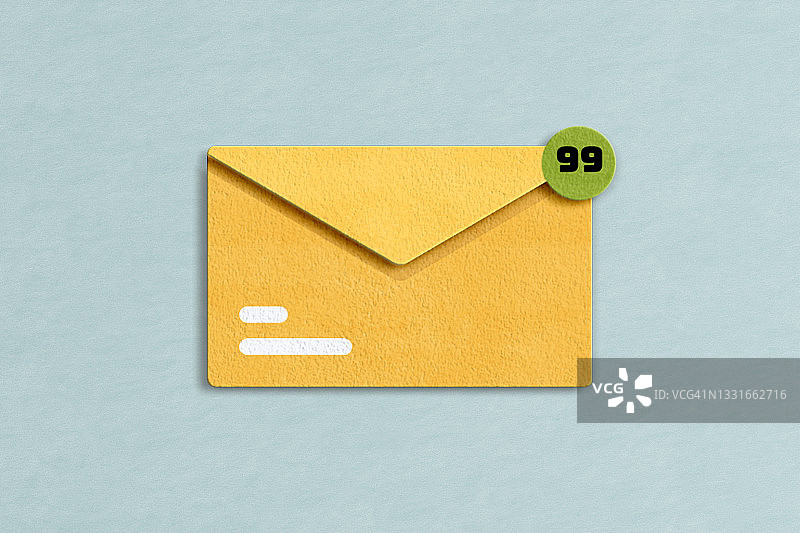 蓝色背景中的黄色通知邮件信封图片素材