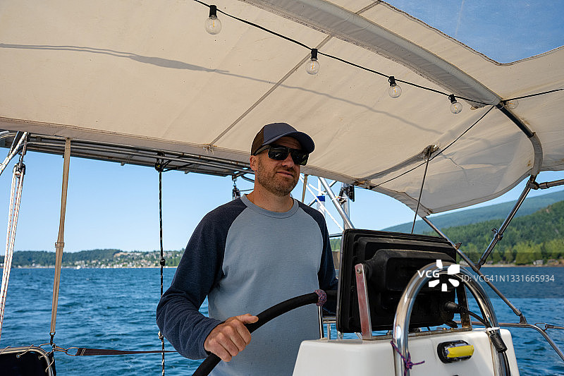 帆船船长图片素材