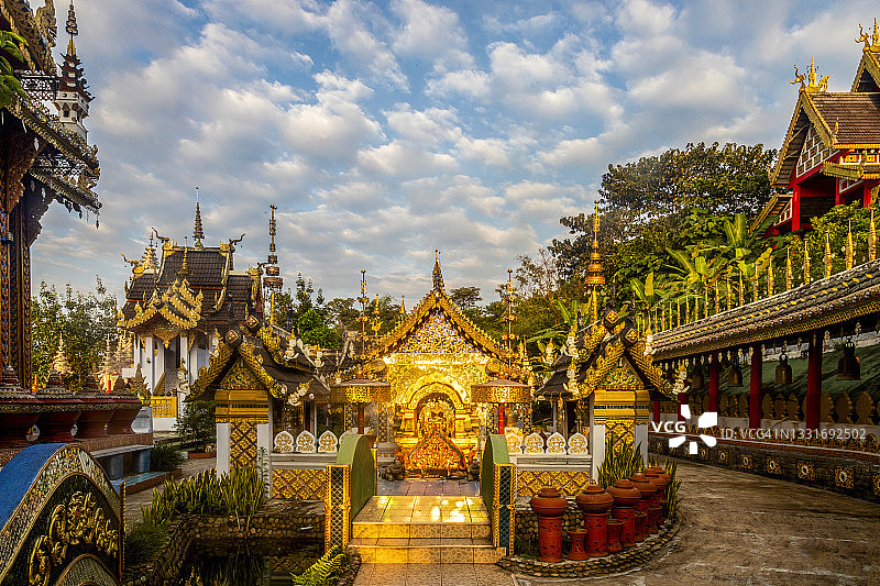 清莱府的“Wat Mueang Mun Bun Rueang Khiri”寺庙（泰国）图片素材