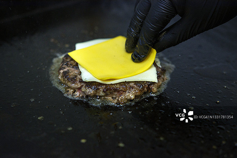 高达车达奶酪芝士汉堡图片素材