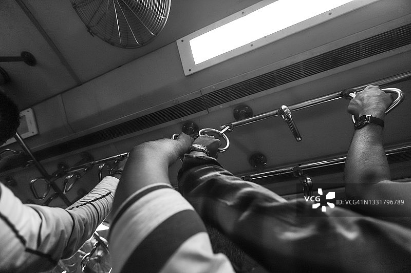 孟买当地火车图片素材