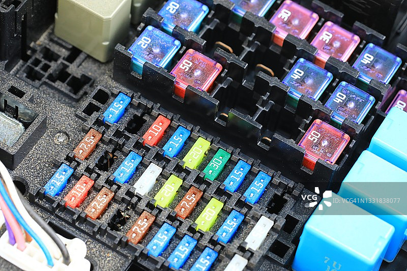 用于电气连接的开放式保险丝盒图片素材