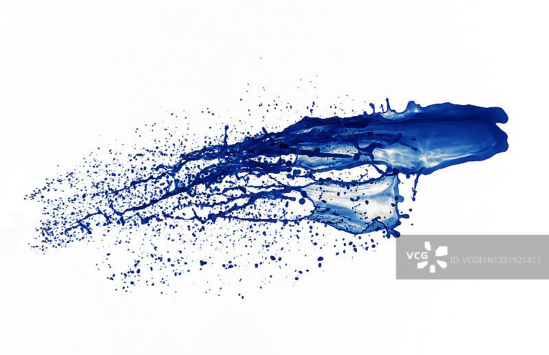 白色背景上的蓝色液态油漆滴图片素材