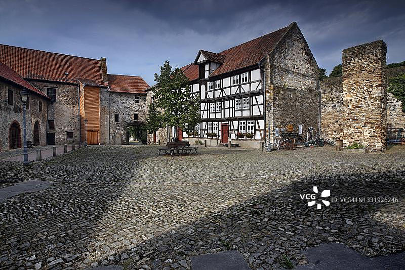 森普夫堡,科隆嫩路,洛赫普拉滕路,德国境内边界防御工事,格吕内斯班德,格伦茨韦格,厄比斯费尔德,伯尔德县,萨克森-安哈尔特州,德国图片素材