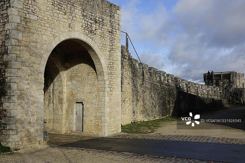 法国普罗万中世纪城镇的茹伊门和城墙，自2001年起被联合国教科文组织列为世界遗产图片素材