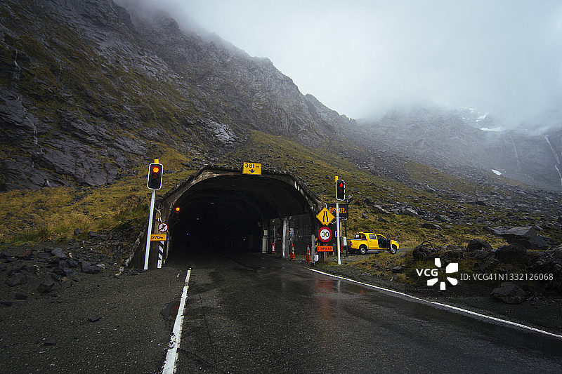 新西兰米尔福德峡湾荷马隧道图片素材
