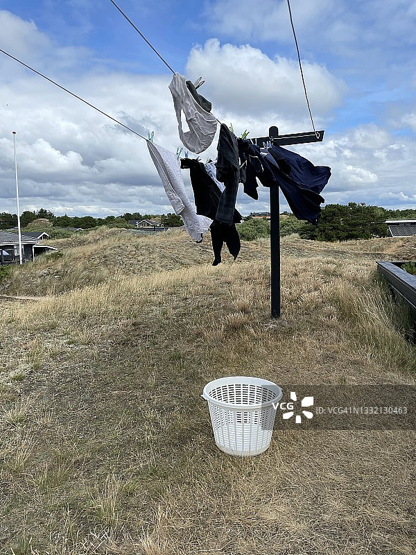 户外晾晒衣物图片素材