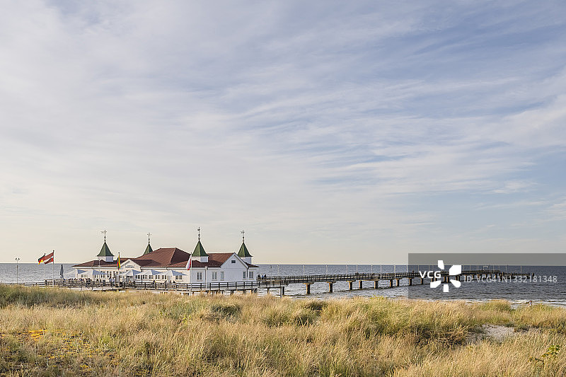 德国梅克伦堡-前波美拉尼亚州海滨浴场上空的云彩图片素材