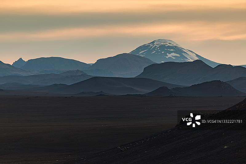 冰岛南部赫克拉火山的傍晚光线图片素材