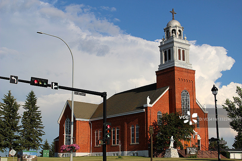 加拿大阿尔伯塔省博蒙特圣维塔尔天主教堂图片素材