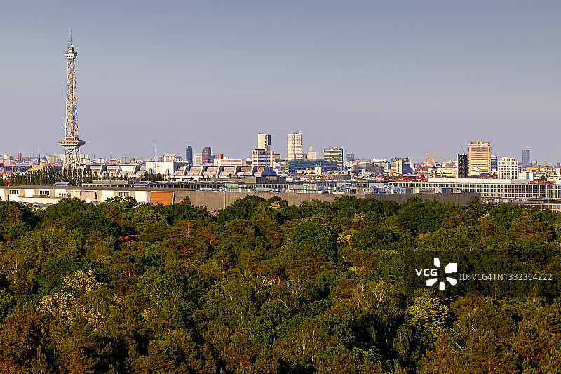 柏林天际线，含电视塔和无线电塔（德国）图片素材