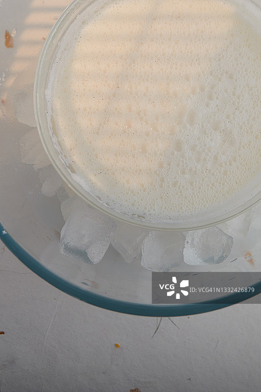 咸冰块混合奶昔图片素材