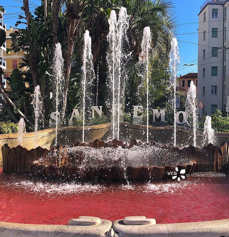 意大利利古里亚圣雷莫的粉色喷泉图片素材